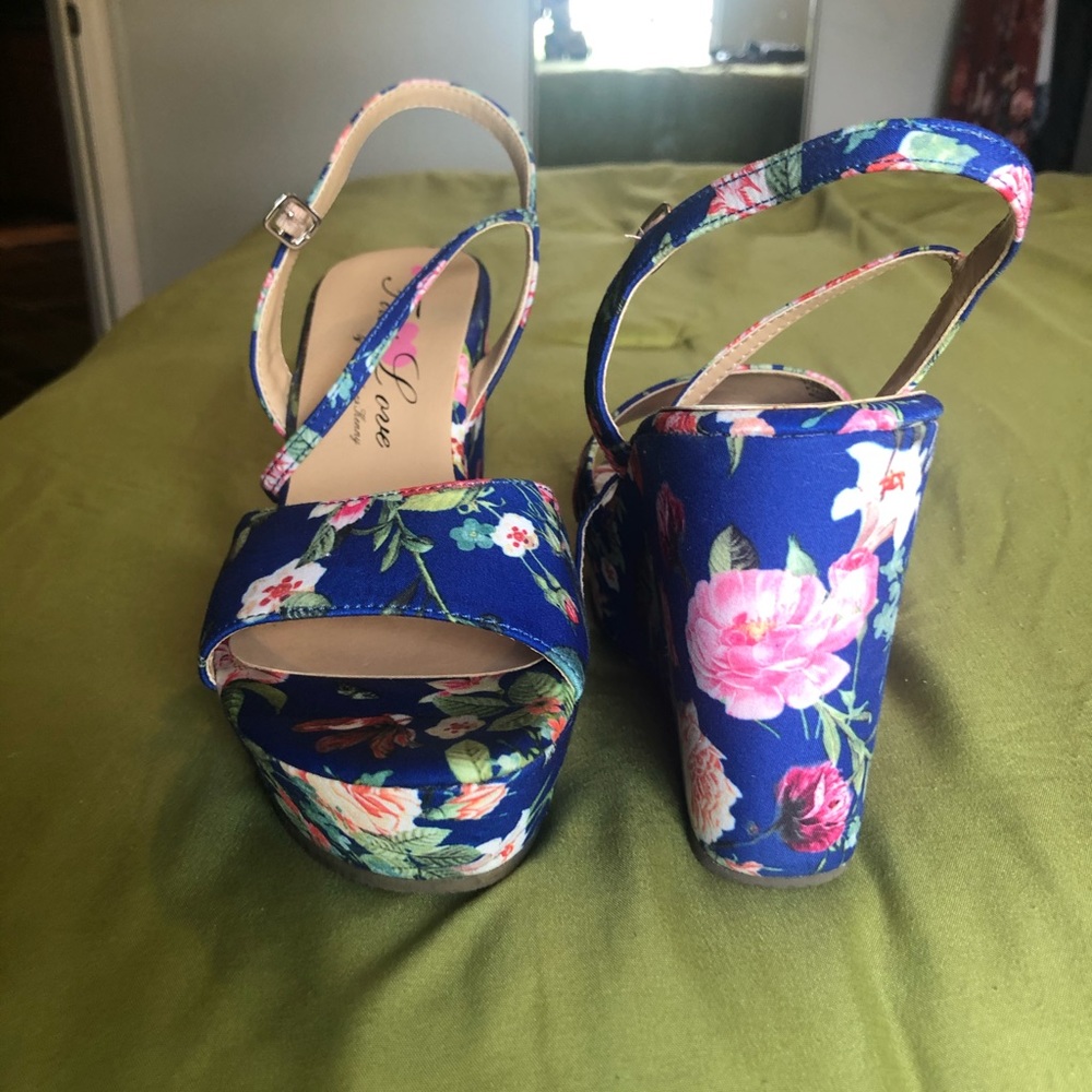 Hummingbird & floral Wedge strap heel